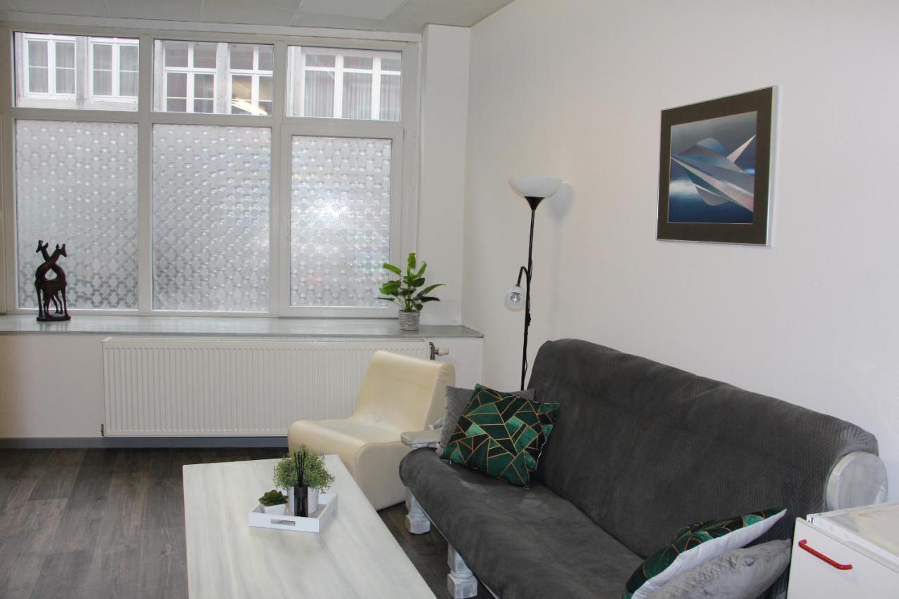 Elena'S Apartment Liege Bagian luar foto